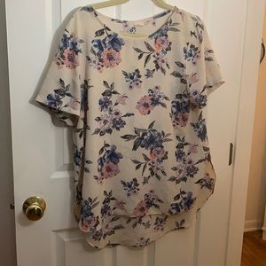 XL Cream color blouse with pink and blue flowers
